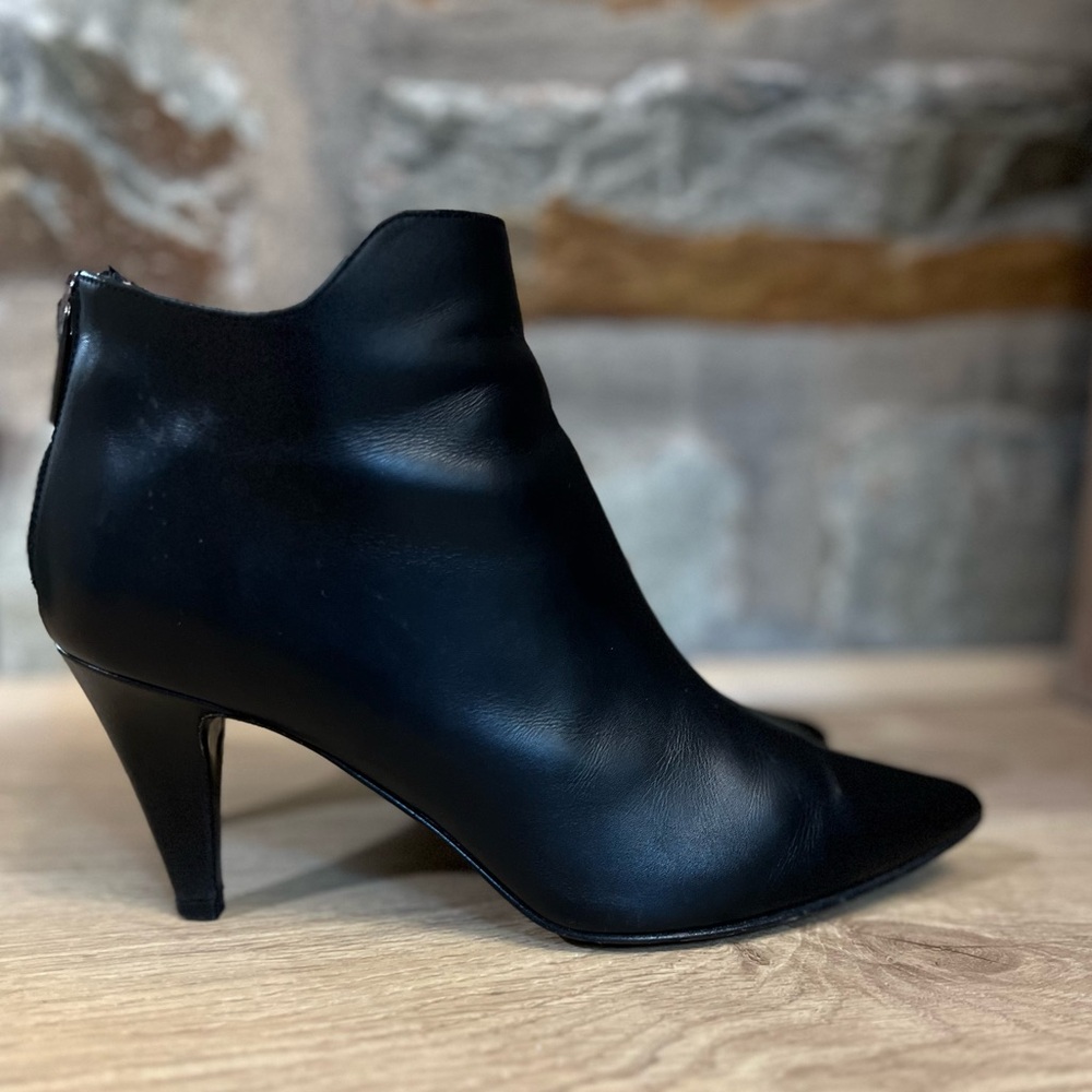 Aquatalia By Marvin K. Sala Black Leather Back Zipper Booties Size 7.5
